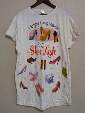 Relevant Fashion Tunic Top XL Long Walks Down Shoe Isle  Short Sleeved T-Shirt